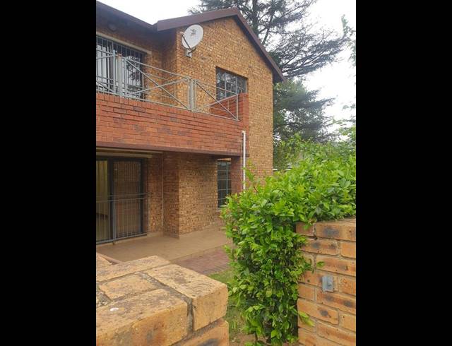 2 BEDROOM TOWNHOUSE FOR SALE IN THREE RIVERS